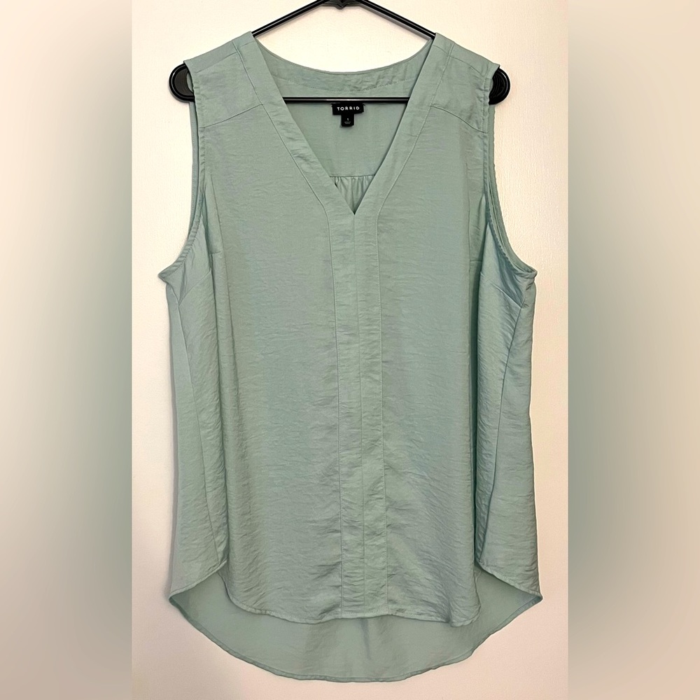 Torrid Mint Textured Satin V-Neck Tank 1x